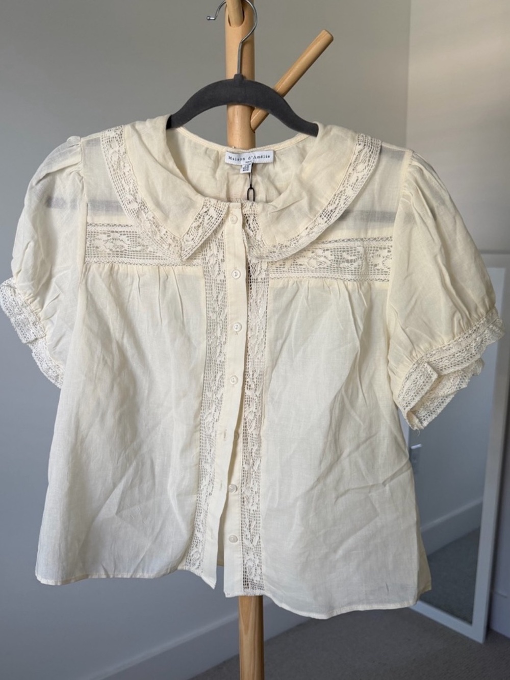 Maison D’Amelie Peter Pan Lace Blouse NWT Medium